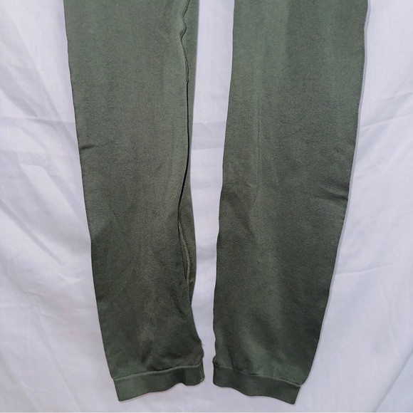 Bluee Activewear Green High Waisted Ankle Length Butt Scrunch Leggings size XS - Picture 3 of 5
